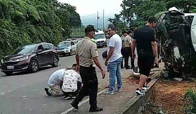 Tres fallecidos y 11 heridos al volcar una furgoneta