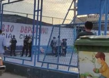 El cadáver de un hombre fue encontrado en una cancha deportiva
