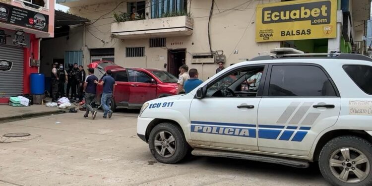 12 armas de fuego fueron decomisadas en operativo