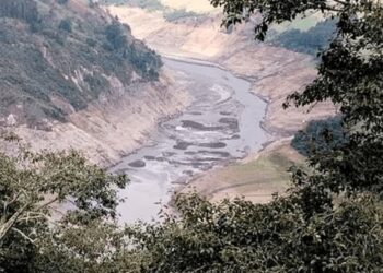 El embalse de Mazar tiene niveles bajísimos de agua