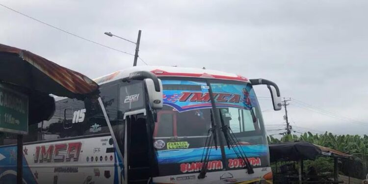 Sicarios mataron a un ciudadano en un bus