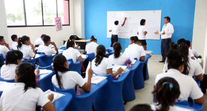 Estudiantes de quinto a séptimo año de básica ya no perderán el año por notas