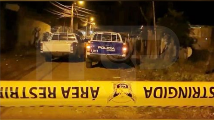 Mujer es asesinada en el exterior de su vivienda