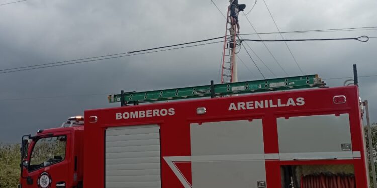 Murió electrocutado con cables de alta tensión