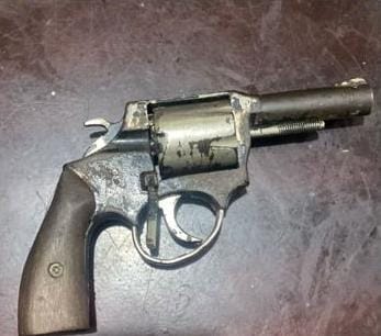 Se decomisó un arma de fuego tras una riña
