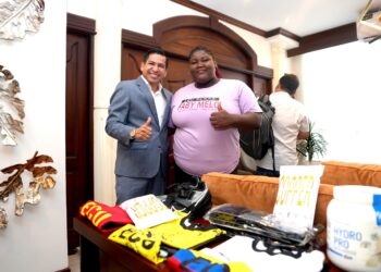 Lizeth Ayoví recibió implementos deportivos para participación en Olimpiadas París 2024