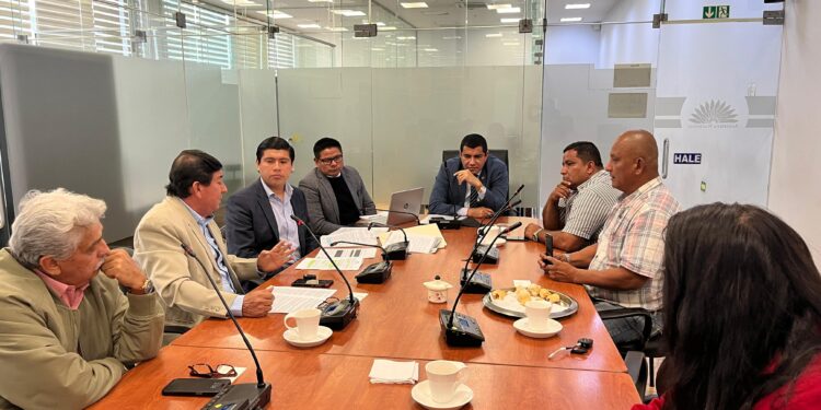 Asambleísta Steven Ordóñez lidera apoyo a productores para garantizar precios justos en Ley de Banano