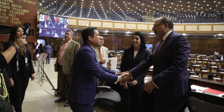 Alcalde Darío Macas intervino en Pleno de la Asamblea Nacional invitando a los ecuatorianos a las festividades por Bicentenario de Machala