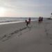 PIBES Fútbol Club Continúa su Preparación en la Playa de Jámbelí
