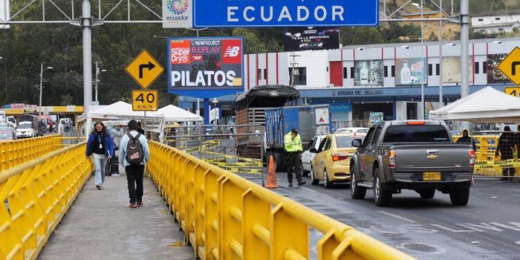 Nuevos requisitos para turistas que ingresen a Ecuador por fronteras terrestres