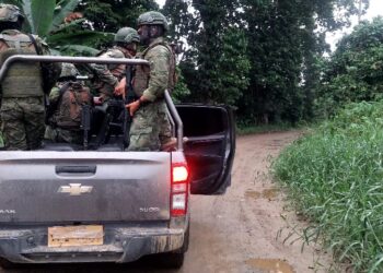 Militares y policías fueron atacados por 16 terroristas en Ponce Enríquez