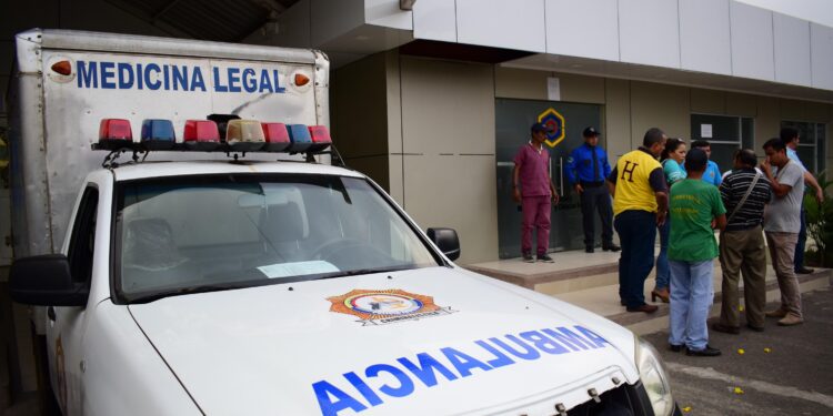 Dos cadáver, uno decapitado, fueron encontrados en Ponce Enríquez