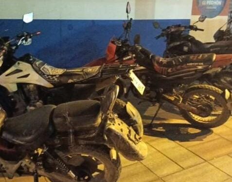 Detenidos tras el robo de una motocicleta en libertad