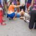 Madre con heridas en la cabeza al chocar con la puerta de un taxi