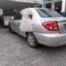 Llevó un carro robado a la casa de su madre