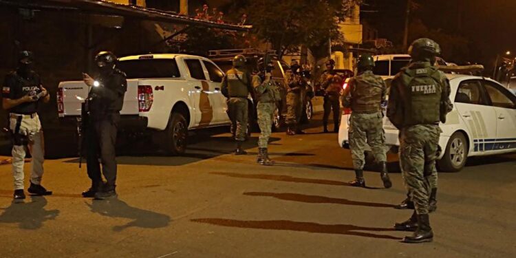 Policía Nacional ejecuta allanamientos en Durán tras atentado con mensaje al Alcalde