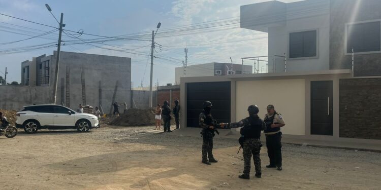 Víctima de ataque al estilo sicariato permanece en estado crítico