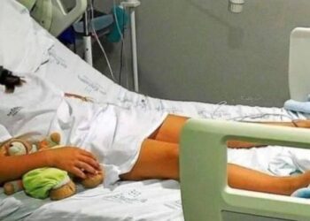 Niña fue operada de la pierna equivocada en hospital del IESS en Cuenca