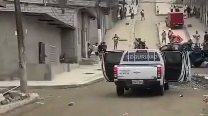 Delincuentes atacaron a guardias de seguridad que custodiaban un camión