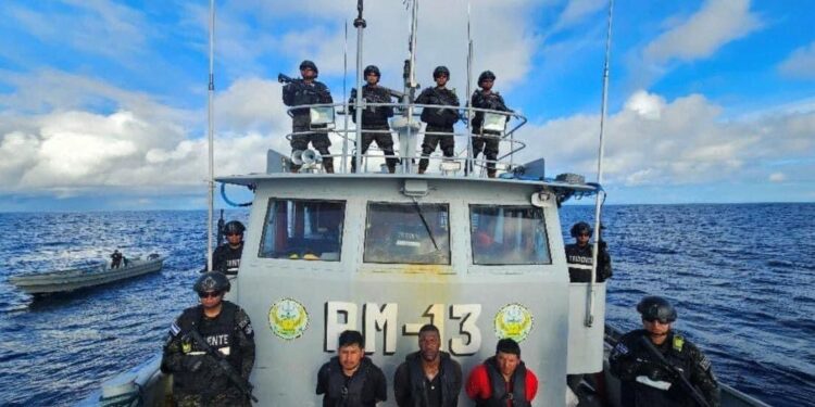 Nueva captura de pescadores manabitas con sustancias ilícitas en El Salvador