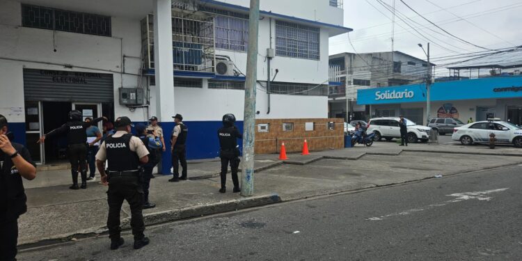 Colocaron artefacto explosivo en los exteriores de CNE