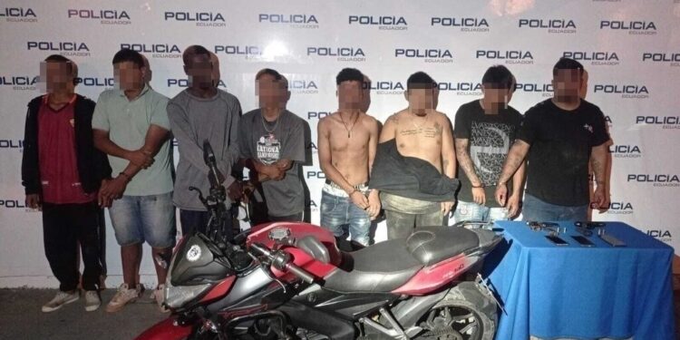Tras enfrentamientos en Puerto Bolívar 8 sujetos armados fueron detenidos