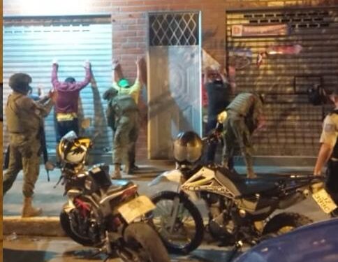 En la madrugada detuvieron a sujeto armado