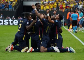 Ecuador sufre pero obtiene su primer triunfo en la Copa América