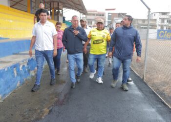 Prefectura mejora instalaciones de complejo deportivo con asfaltado de caminos internos
