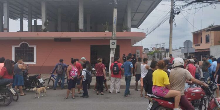 Madre presenció el asesinato de sus dos hijos