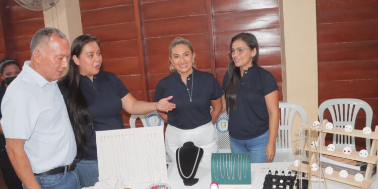 Prefectura inauguró en Portovelo tercer curso de diseño de joyas