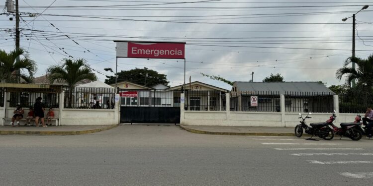 Dirigentes barriales exigen la construcción de nuevo hospital en Arenillas