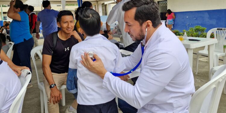 Más de 80 personas con discapacidad reciben atención por la Red Municipal de Salud Machala EP
