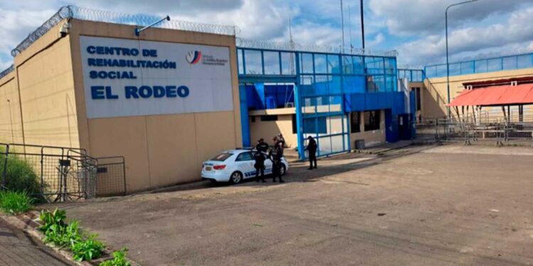 Tres reos lograron fugarse de la cárcel El Rodeo