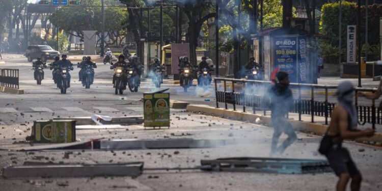 Violentas protestas en Venezuela tras reelección de Maduro; al menos 6 muertos y 44 heridos