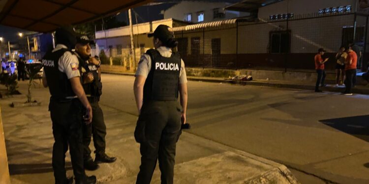 Sicarios que se transportaba en dos motocicletas lo mataron