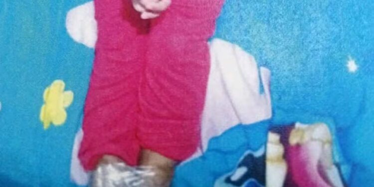 Mujer envió la foto de su hijo maniatado al padre