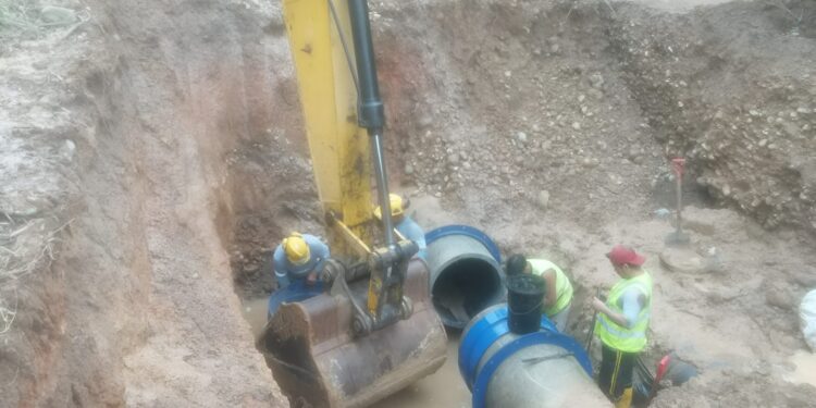 Aguas Machala brindó apoyo en la reparación del Acueducto Regional