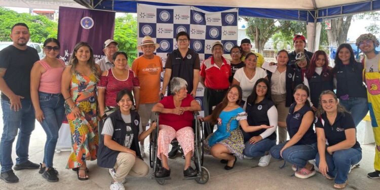 UTMACH concluyó programa de vinculación “Mis canas se respetan”