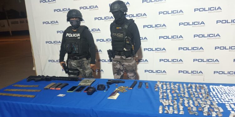 Un fusil, una pistola, municiones y dosis de sustancias ilícitas se decomisaron en El Pampón