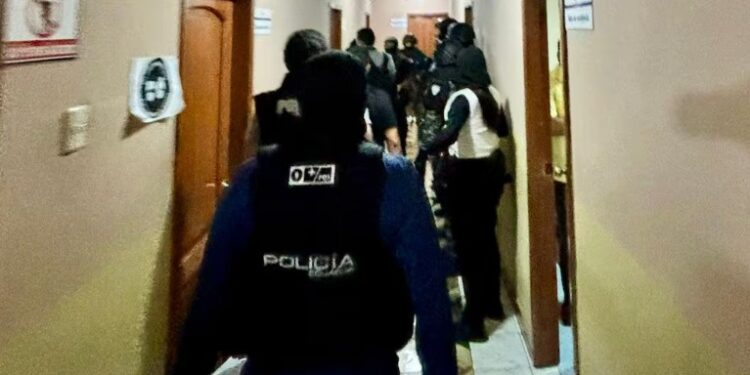 Allanamientos se ejecutan en tres provincias por actos ilícitos en dependencias judiciales