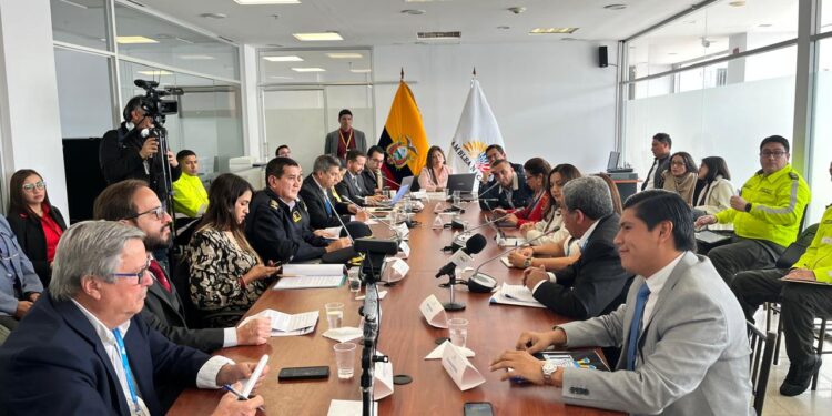 En su lucha contra la inseguridad asambleísta Steven Ordóñez promovió nueva Ley para que ciudadanos puedan portar armas