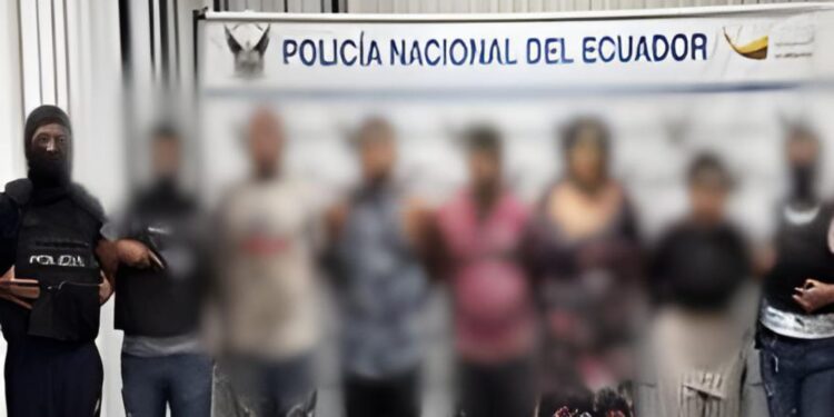 Liberan a una joven secuestrada y capturan a cinco sospechosos en Quevedo