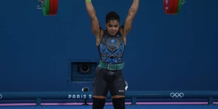 Angie Palacios gana medalla de bronce en levantamiento de pesas en los Juegos Olímpicos de París