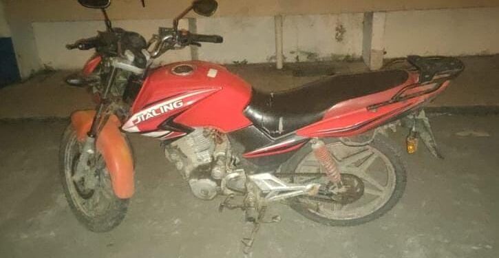Aprehenden a sujeto con motocicleta robada en Machala