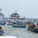 Miles de fieles participan en la Procesión Náutica de la Virgen del Cisne en Puerto Bolívar