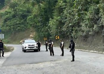Asesinado mientras se movilizaba en una camioneta en la vía a Piñas