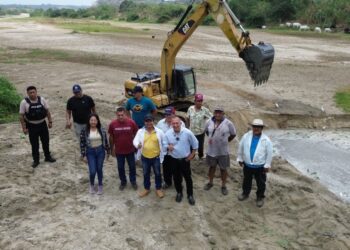 Prefectura de El Oro construye albarradas para enfrentar sequía en la frontera orense