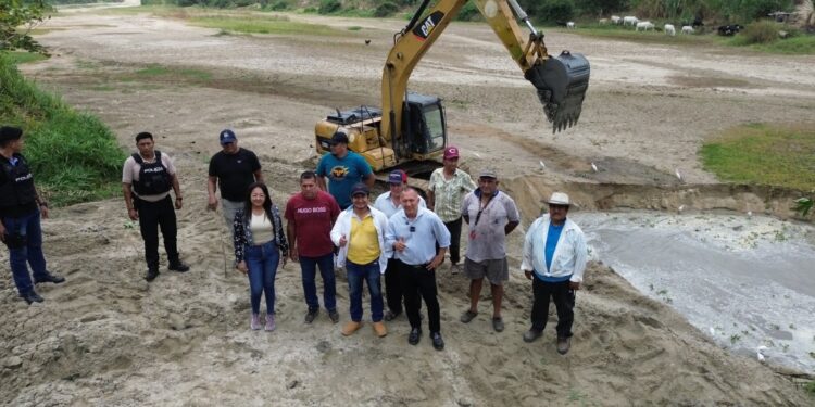 Prefectura de El Oro construye albarradas para enfrentar sequía en la frontera orense