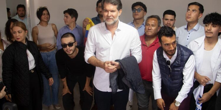 Francesco Tabacchi presenta propuestas para combatir la delincuencia y generar empleo en Ecuador